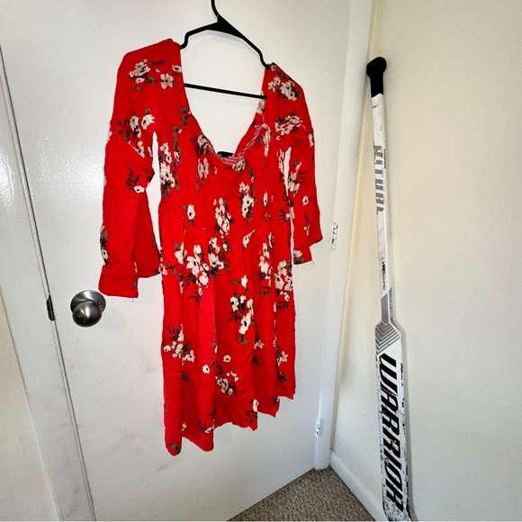 Off Shoulder Floral Dress - Picture 4 of 8